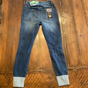 New w/Tags Indigo Rein,Ankle length,mid rise, narrow leg,above ankle jean.Size 5